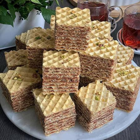 خرید کلی شیرینی میشکا زعفرانی عمده