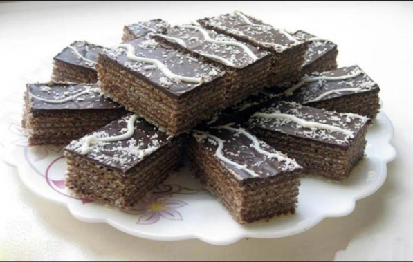 مرکز پخش شیرینی میکادو مجلسی فله ای